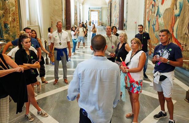 Rome: Vatican Museums & Sistine Chapel Fun Tour