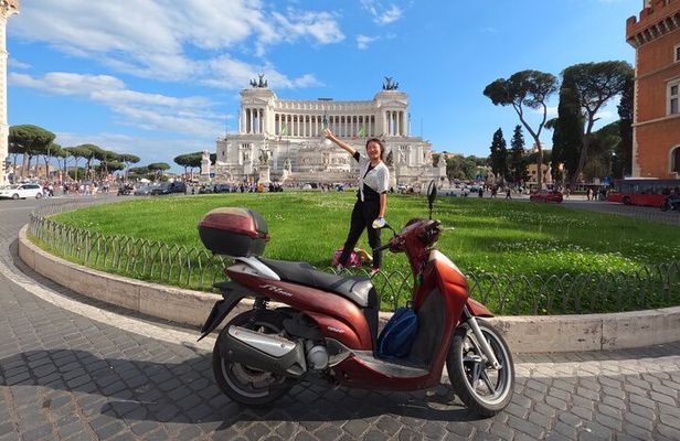 Private Scooter Tour in Rome