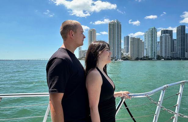 VIATOR EXCLUSIVE CRUISE: Miami Party Boat & Millionaire Homes