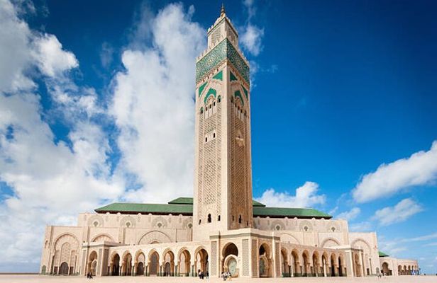 Casablanca Guided Tour with local guide and lux vehicule