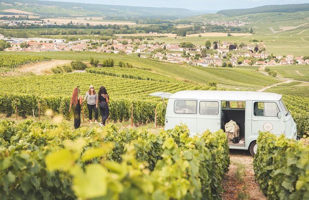 Full Day Tour in Champagne in a Vintage car from Epernay