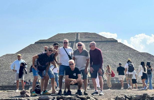 Teotihuacan Pyramids Tour with Pickup from your hotel in CDMX