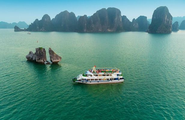 Halong bay Luxury Cruise Trip: Titop Island, Amazing Cave & Kayak