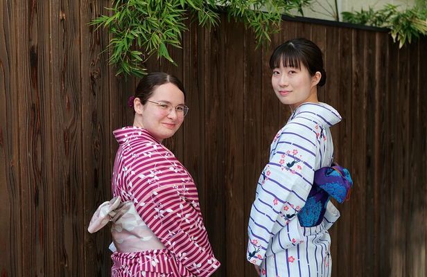 Private Kimono Photo Shooting tour at Asakusa by Local Japanese