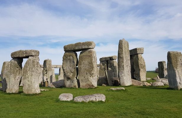 Visit Stonehenge and Salisbury from Southampton