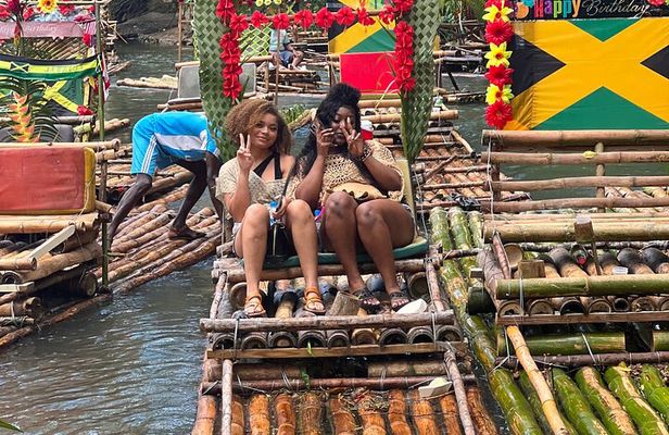Bamboo rafting with limestone massage