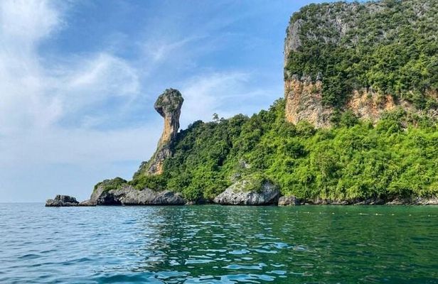 Early Bird Phi Phi and 4 Islands Tour by Speedboat from Krabi