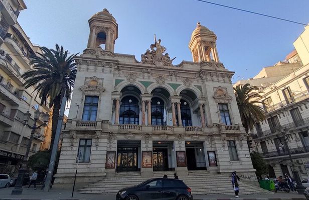 Oran: All the Must-Sees of El Bahia in One Tour with a local