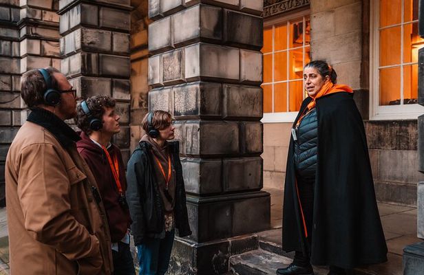 Small Group Ghost Tour incl. Underground Vaults & free drink in Megget's Cellar