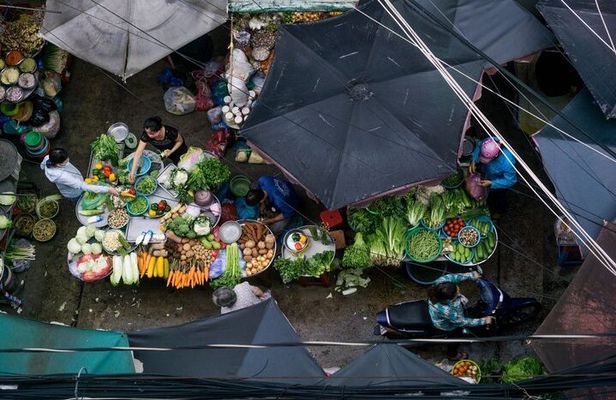 Saigon Guided Bicycle Tour: Hidden Alleys, Local Markets & Coffee