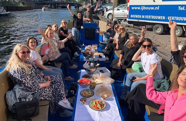 Open Dutch Boat! Silent electric drive. Nice cosy boat ride... 