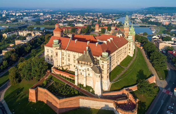 Guided Tour of The Wawel Castle and Cathedral from Krakow