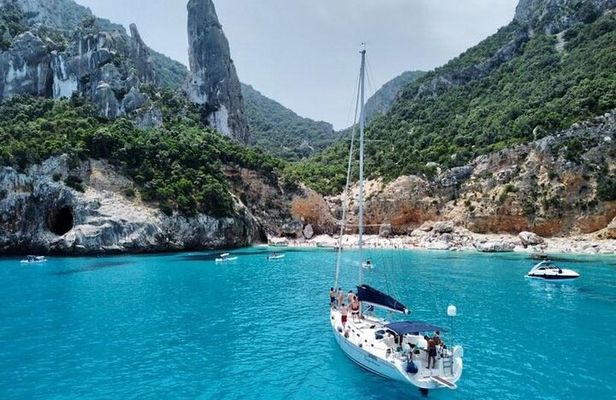 Daily sailing trip in the Orosei coves with lunch