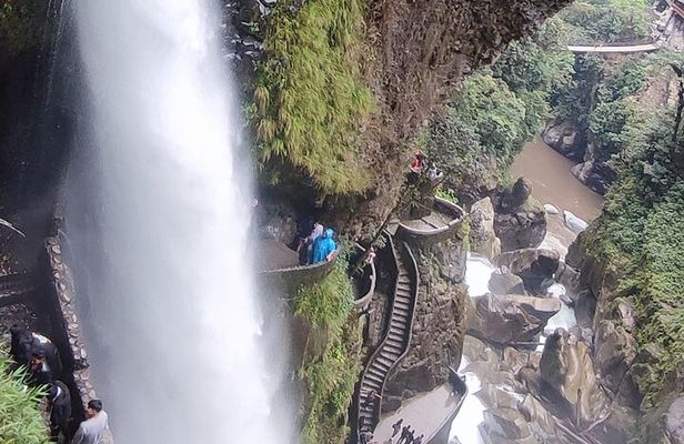 Full-Day Private Baños Day Trip Waterfalls Tree House Tailor Made
