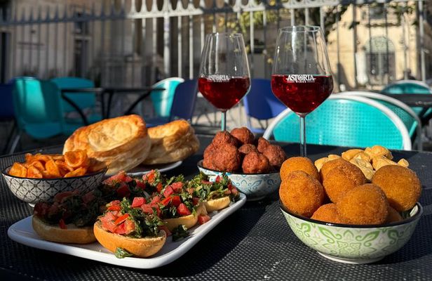 Street Food Lecce: Guided walking tour with typical food and wines.