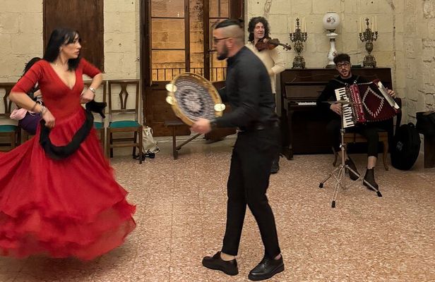 Typical Salento dance: Pizzica with aperitif