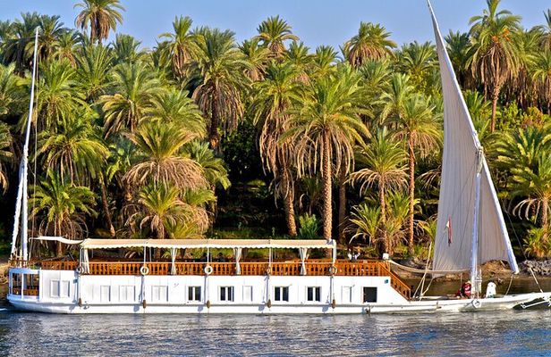 6 Days Dahabiya Nile Boat Tour from Luxor to Aswan