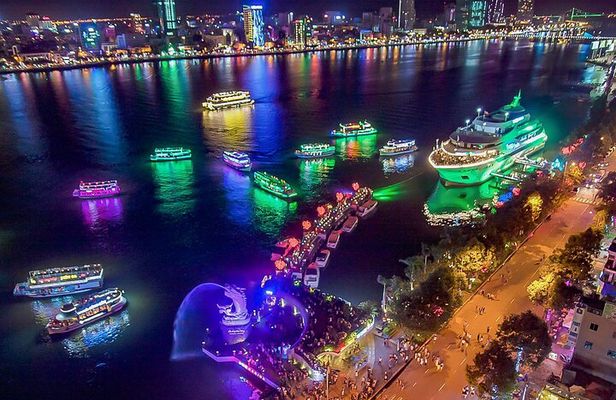 Da Nang Private Night Tour : Market, Scenic Views and Boat Trip