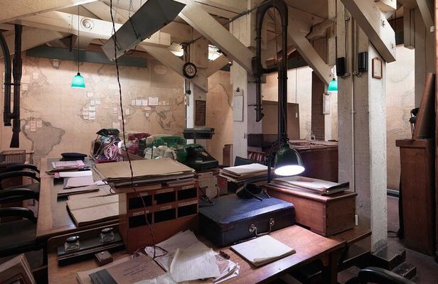 Visit Churchill War Rooms & Private Westminster Tour