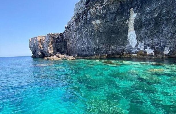Comino Private Boat with Snorkeling and Cave Sightseeing