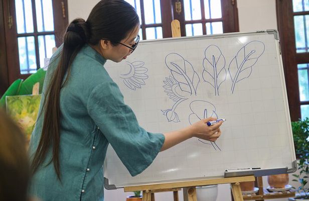 Paint & Personalize a Vietnamese Non La with B/S Art Studio topic