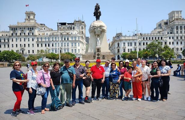 Lima Highlights Tour: Miraflores Barranco and Downtown Lima 