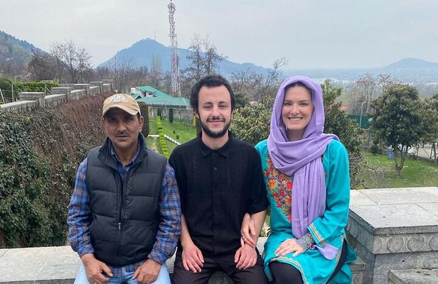 Srinagar- transfers+Hotel+Sightseeing