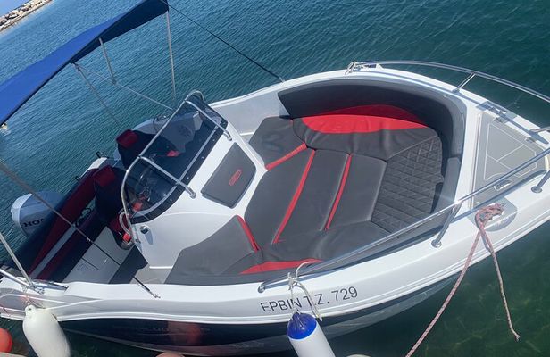 Luxury Speedboat Cruise to Shipwreck and Blue Caves 