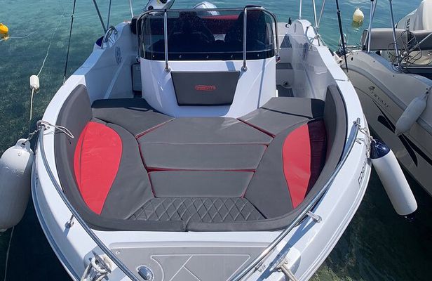 Luxury Speedboat Cruise to Shipwreck and Blue Caves 