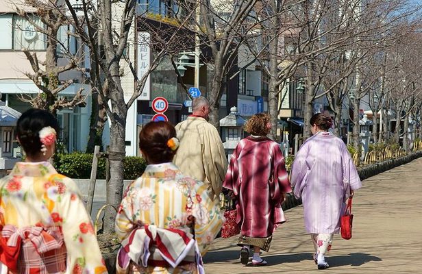 Private Kimono photo shooting tour in ancient city Kamakura