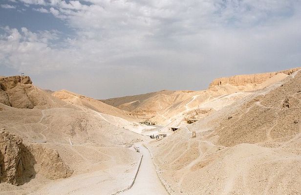 Day trip to West Bank and King Tutankhamen Tomb