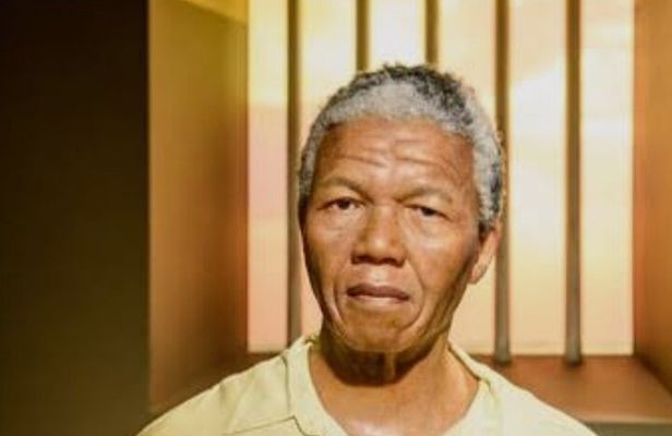 Robben island,Table Mountain, Mandela Museum and city tour incl