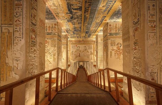 Luxor Full Day Tour with King Tutankhamun’s Tomb