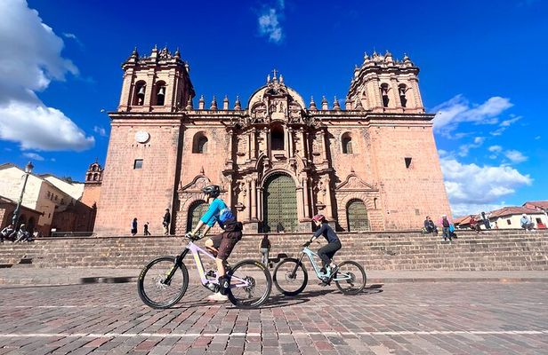 PRIVATE City tour of Cusco on E-BIKE 