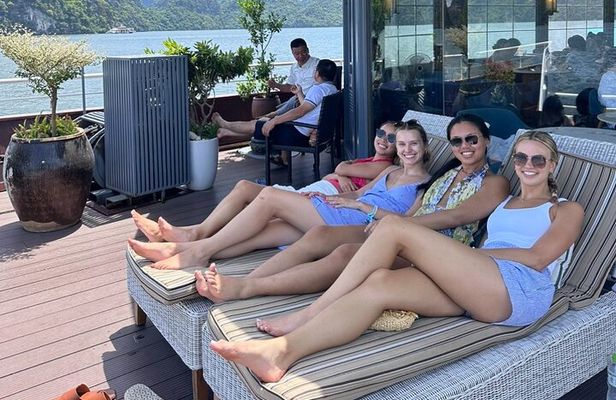 Full Day Private Tour in Halong with Lunch