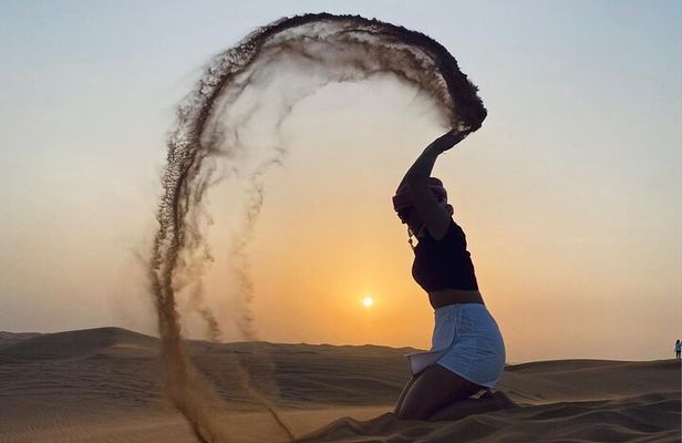 Private Evening Desert Safari with BBQ Dinner & Sand Boarding