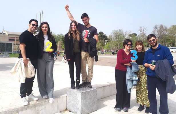 Thessaloniki Private Treasure Hunt & Tour w Food Stops