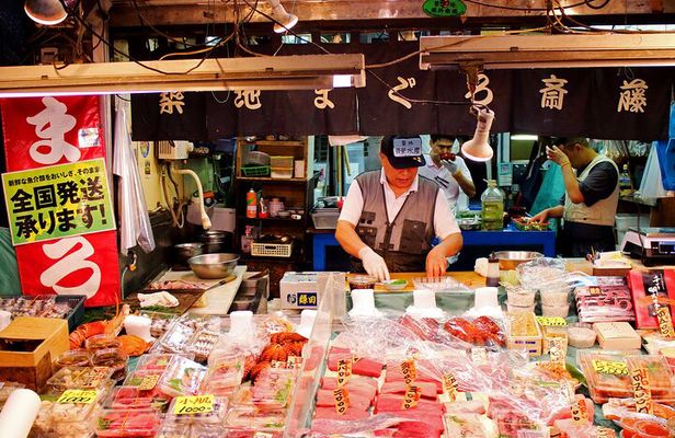 Tokyo | Tsukiji(築地)Fish Market Food Walking & Shrine Visit Tour