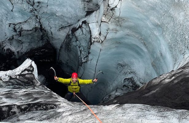 Micro group - Ice climbing at Sólheimajökull