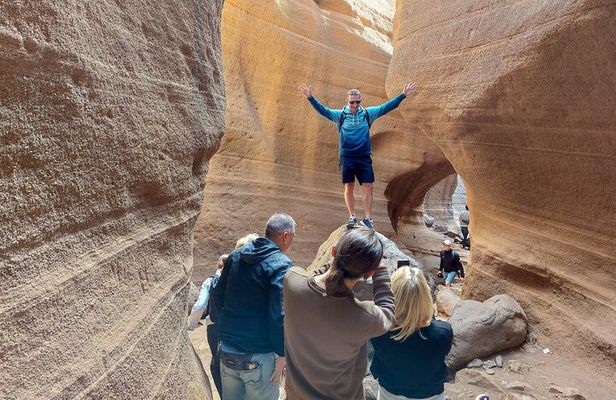 Gran Canaria Cave, Oasis, Red-gorge Adventure & cosy Picnic