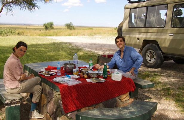 7 Days All inclusive Premium Safari Adventure in Tanzania