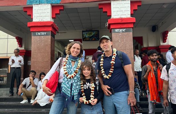 Delhi: Taj Mahal & Agra Day Tour by Superfast Train All Inclusive