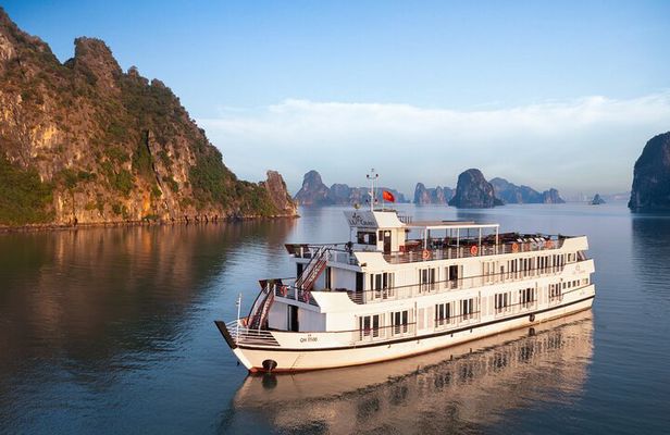 Lily Cruise 2-day explore Bai Tu Long from Hanoi