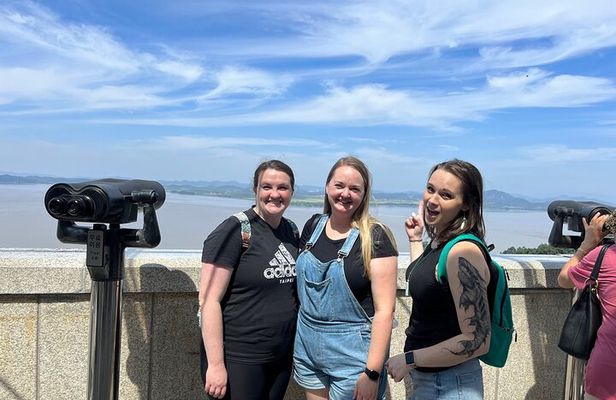 Private DMZ Tour with North Korean Defector + N Korean Lunch