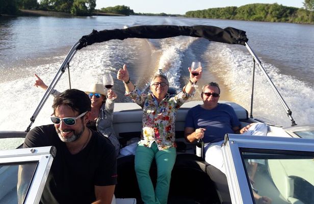 Private boat navigation through the Tigre Delta Buenos Aires