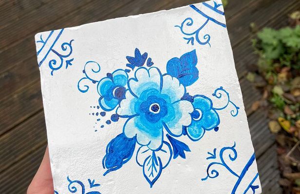 Private Souvenir Creation in Dutch Delft Blue from Netherlands