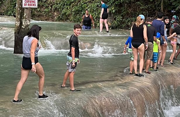 Private Tour To Blue Hole and Dunn’s River from Montego Bay