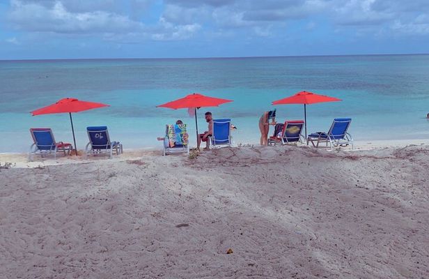 Fun day at Private Beach Bar&Grill/Grand Turk