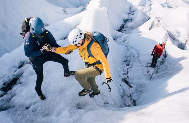 Glacier Xtreme: Vatnajökull Ice Climbing + Hike from Skaftafell