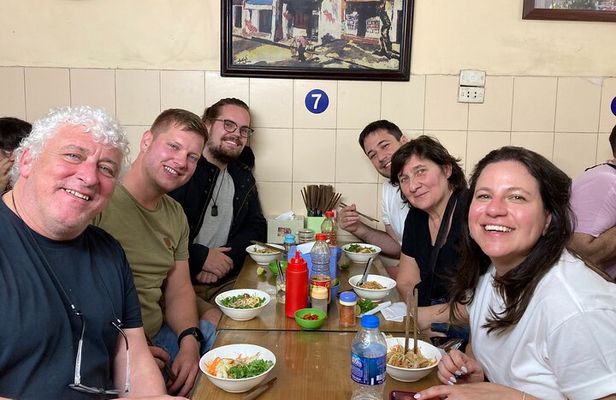 3 Hour Hanoi Street Food Tour by Walking, Motorbike or Cyclo